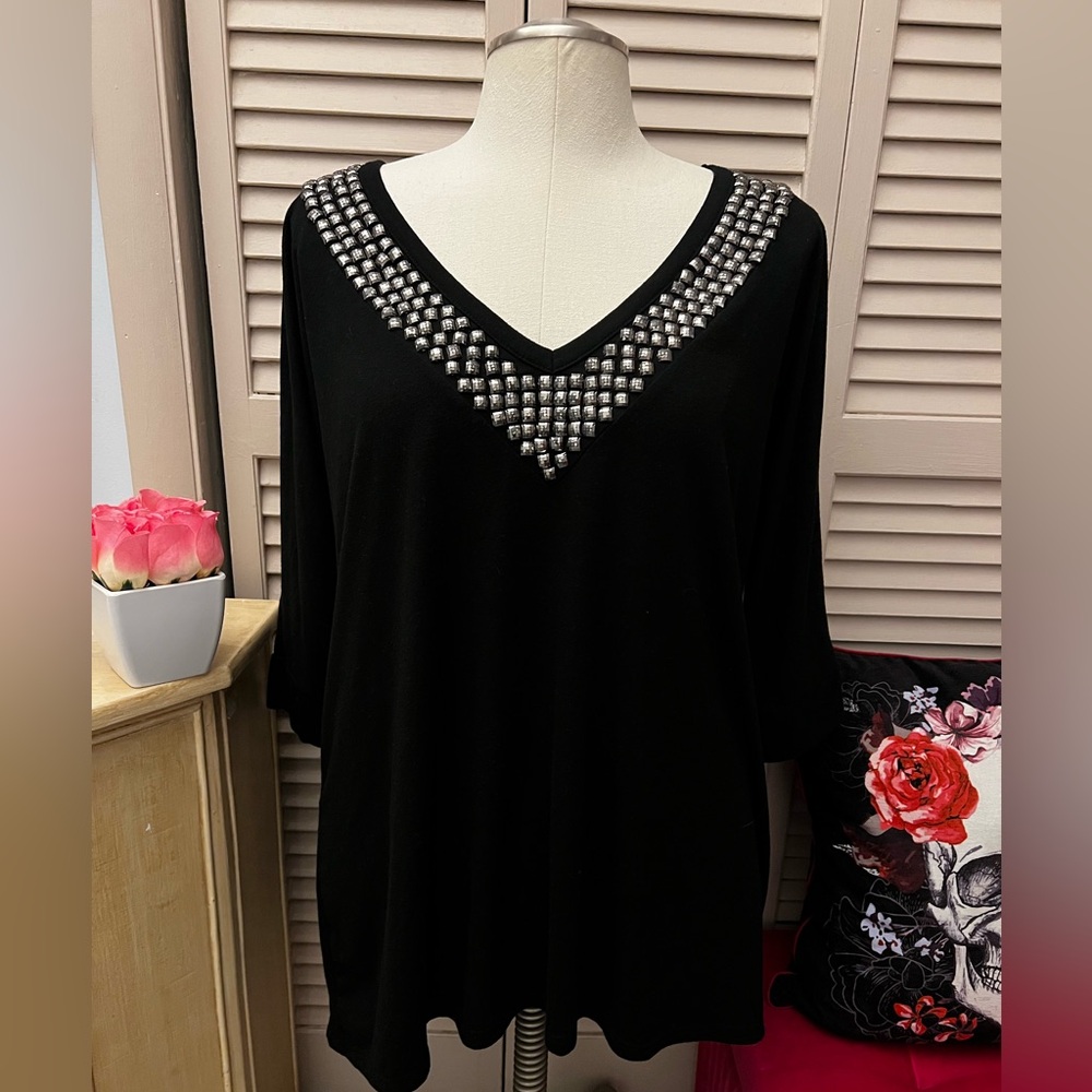 ♥️TORRID TOP♥️ - Picture 1 of 4